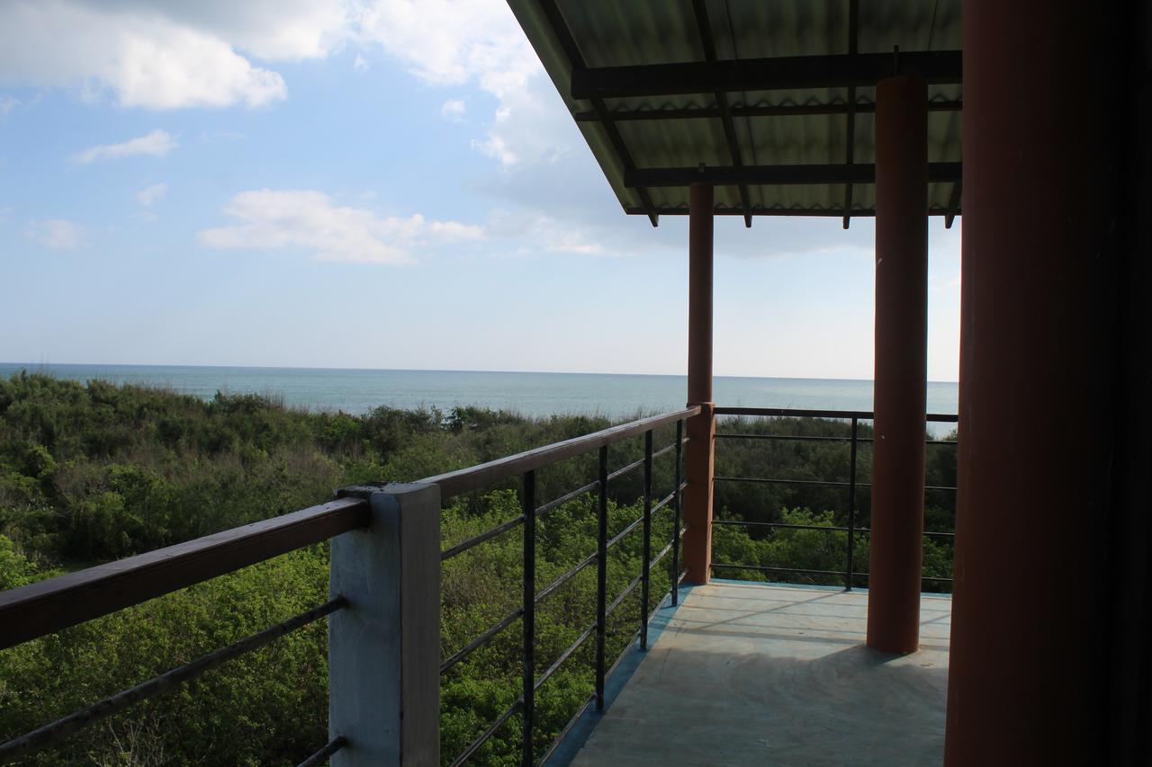 Yala Bay Resort Tissamaharama Exterior photo